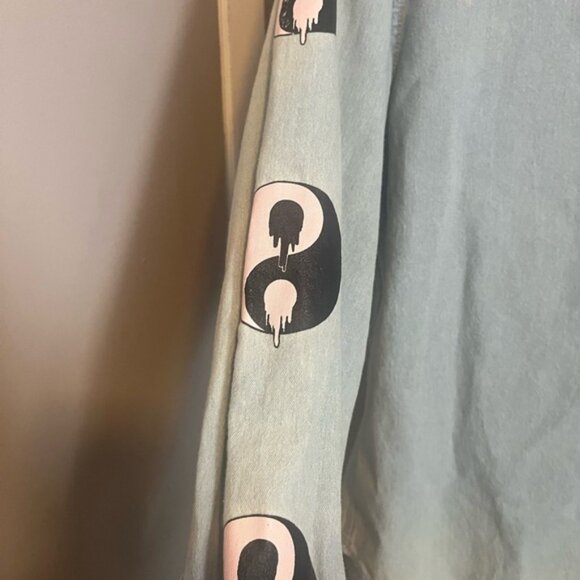 BDG painted cotton denim shirt with Asian inspired painting on back mens M - Picture 4 of 5